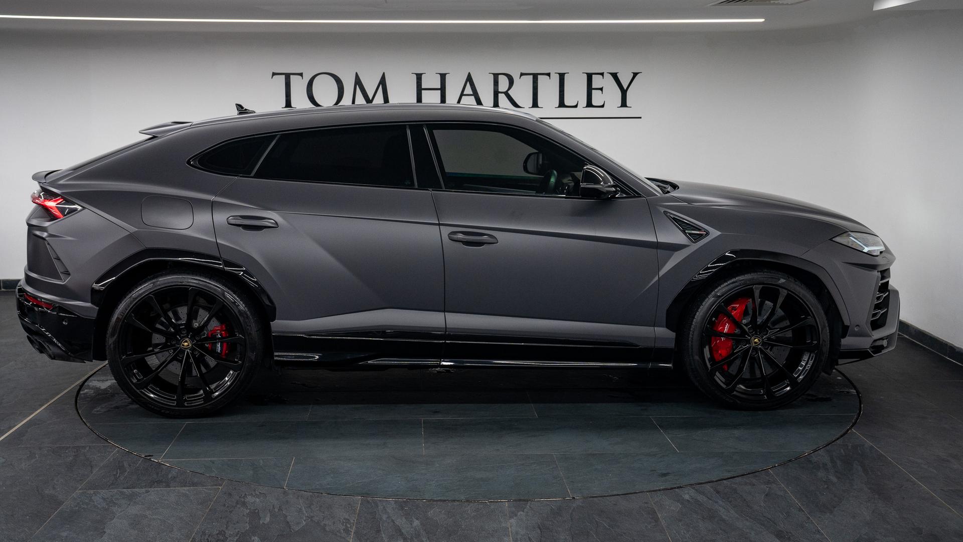 LAMBORGHINI Urus Photo e284b10d-f07d-4118-a4df-984f848b6861.jpg