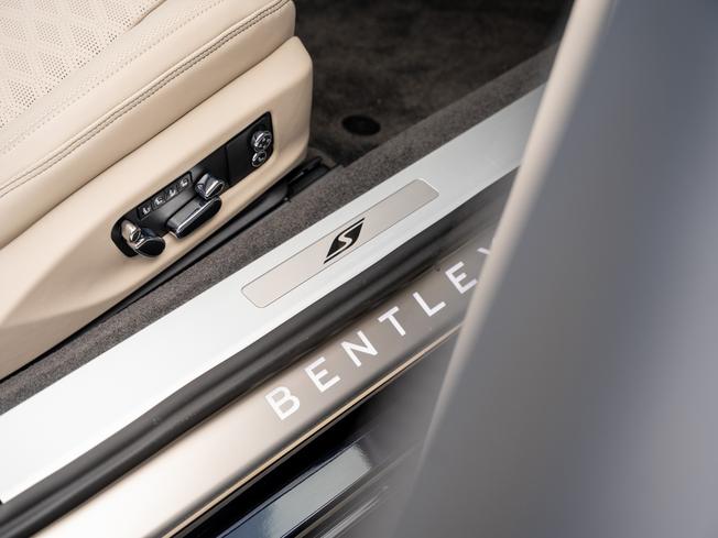 BENTLEY Continental GTC Photo 37