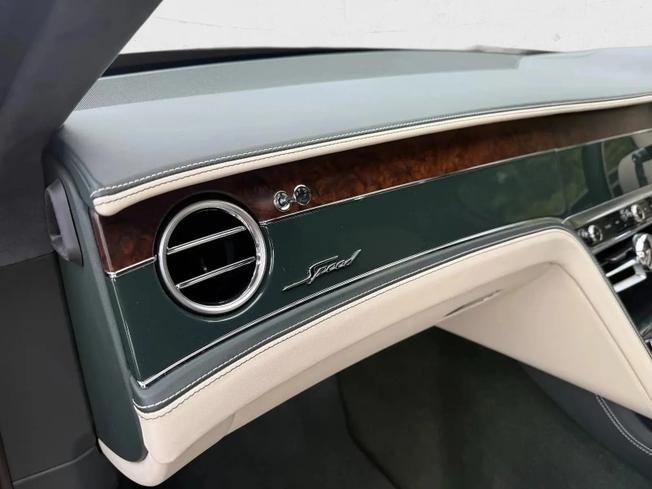 BENTLEY Flying Spur Photo 27