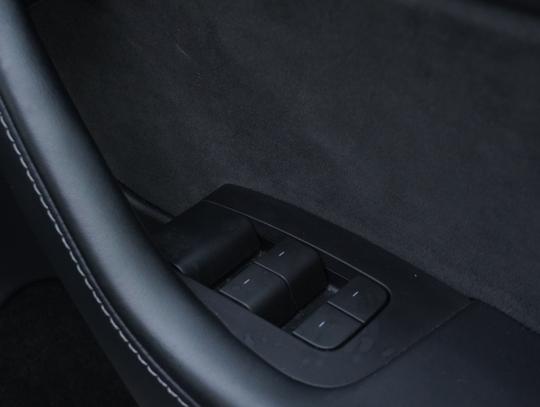 TESLA Model Y Photo e2a38c57-5633-46fc-b3a2-148febcc8d84.jpg