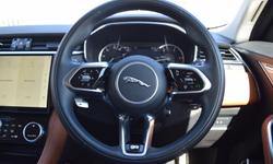 Jaguar F-PACE Photo 13