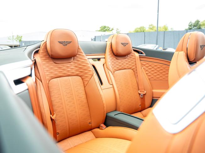 BENTLEY Continental GTC Photo 22
