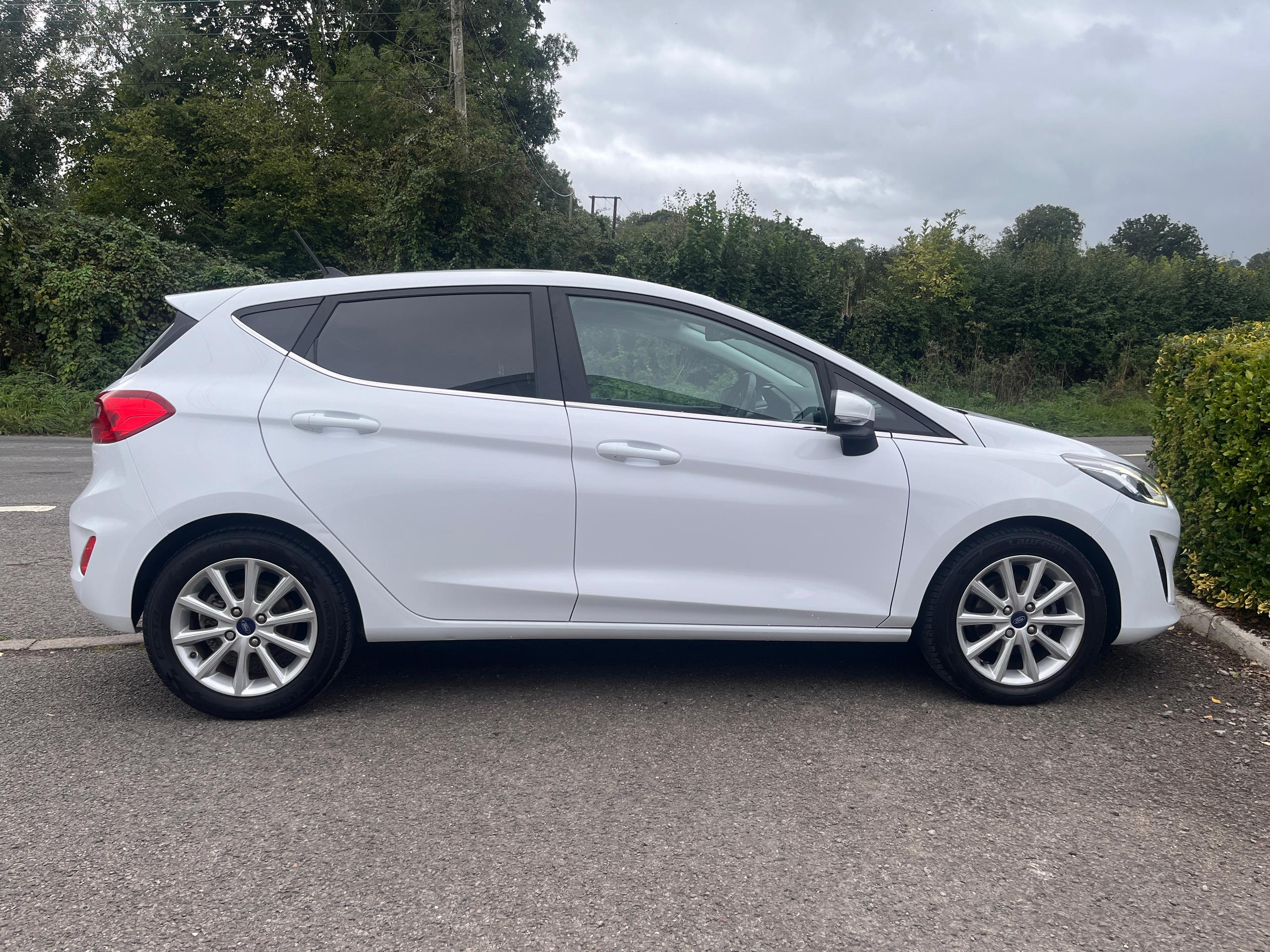 Used Ford FIESTA WN19HHE 11