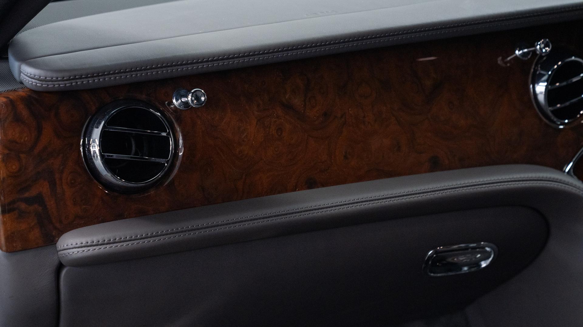 Bentley Mulsanne Photo e2bb981d-6ebc-437e-8680-1c955d223b93.jpg