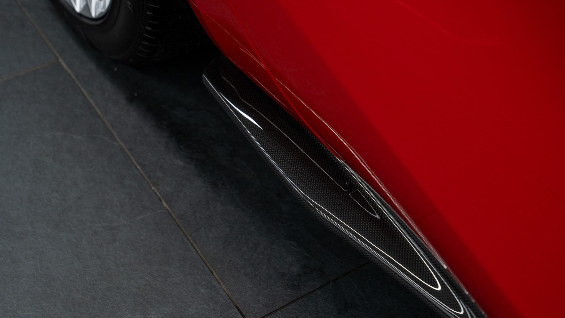 Ferrari 812 Photo e2bdd211-d5b4-4481-8a2a-15b4c62cce1e.jpg