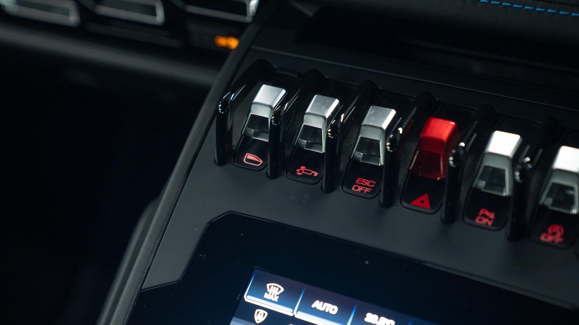 LAMBORGHINI Huracan Photo e2c6c478-6905-42bb-bfcd-0a750ad37bc2.jpg