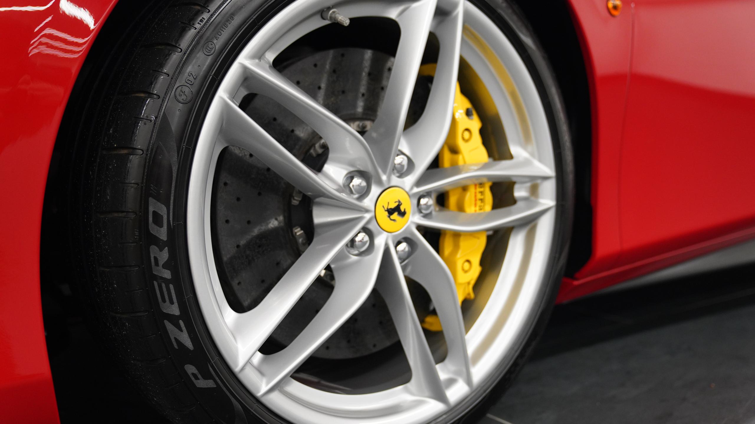 Used 2017 Ferrari 488 GTB £POA 9,500 miles Rosso Corsa | Tom Hartley オラフのヘアピン