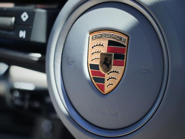PORSCHE 911 Photo 22