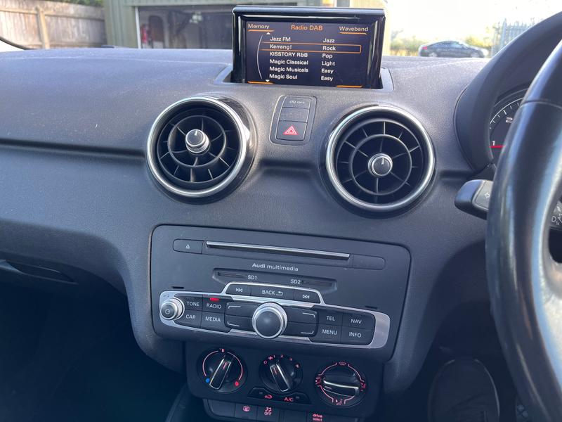 Used Audi A1 DA15GDV 8