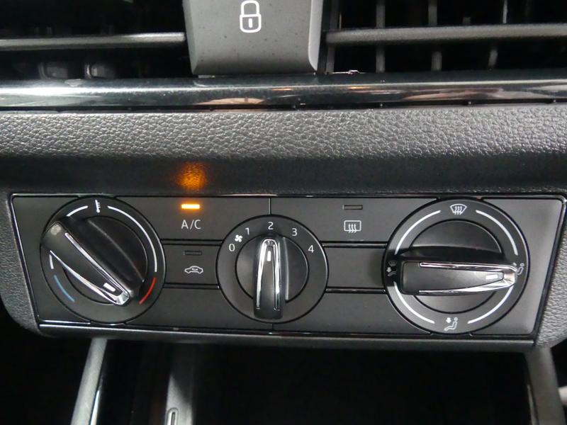 Skoda Kamiq Photo e2f6dab5-e962-41d5-90d4-f7e3e75f5b5d.jpg