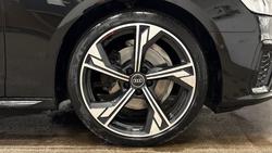 AUDI A4 Avant Photo 5