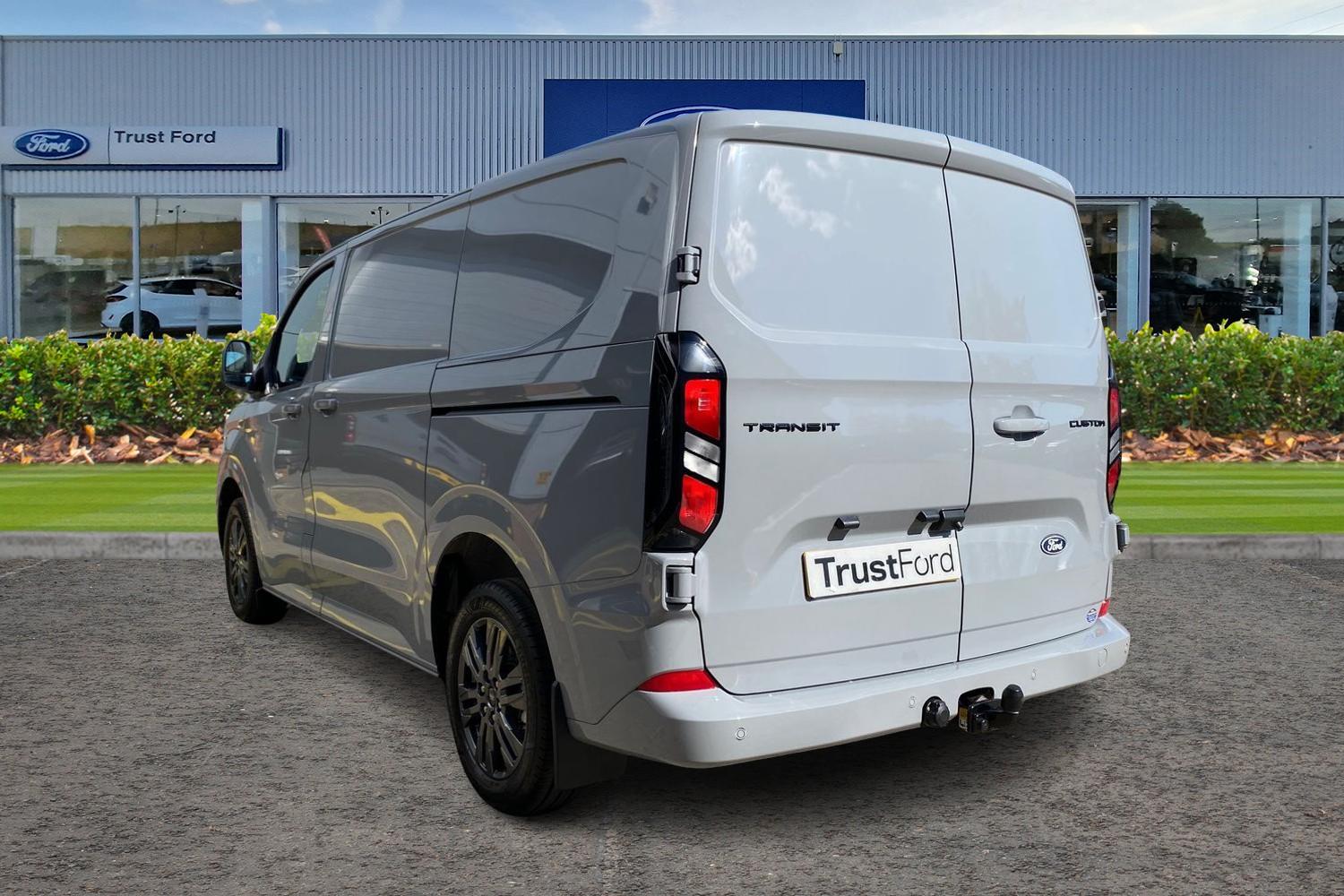 Ford TRANSIT CUSTOM Photo 1