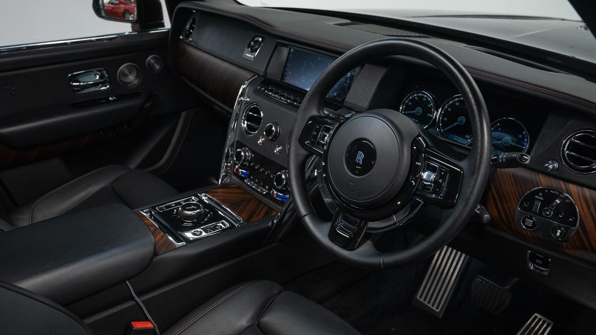 Rolls-Royce Cullinan Photo e337d942-a14b-4891-b2a2-a32482ca0f46.jpg