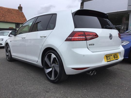 Volkswagen Golf Photo e33f38d3-d4a6-4bf8-b0db-d067cc0f1928.jpg