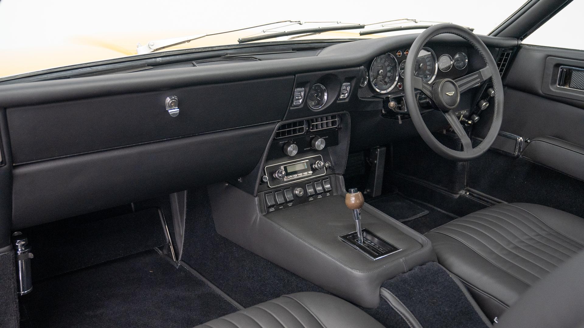 Aston Martin DBS Photo e3418de8-550f-44eb-9c6f-b89c6a3a9e26.jpg
