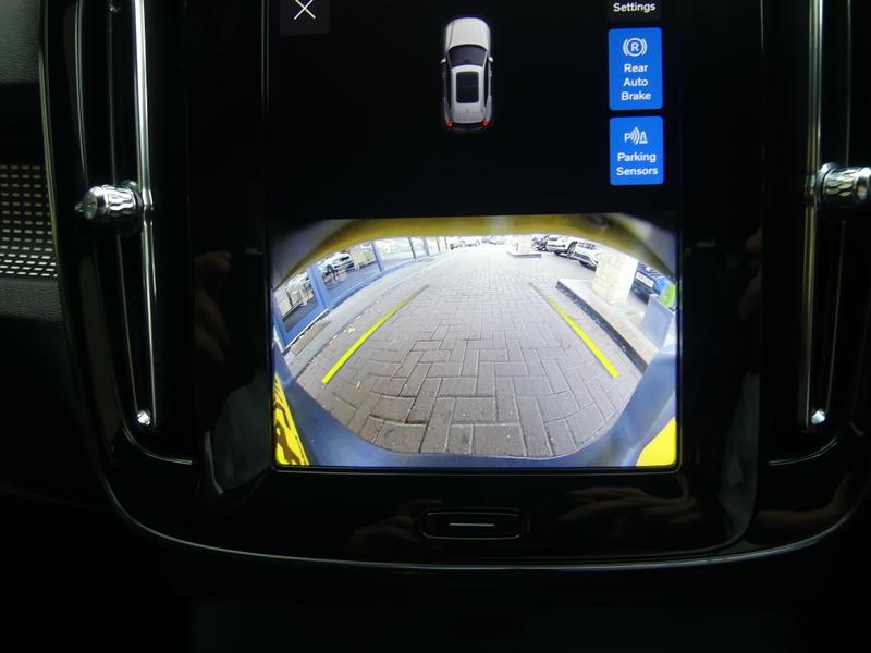 Volvo XC40 Photo e348eee5-2bf7-4c58-bf2d-123b95b5f0ef.jpg