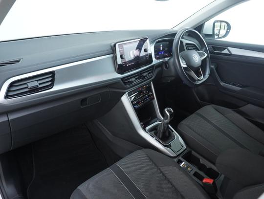Volkswagen T-Roc Photo e355d7b3-bad1-442c-b96e-b29b73b27a16.jpg