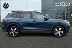 VOLKSWAGEN Tiguan Photo 4