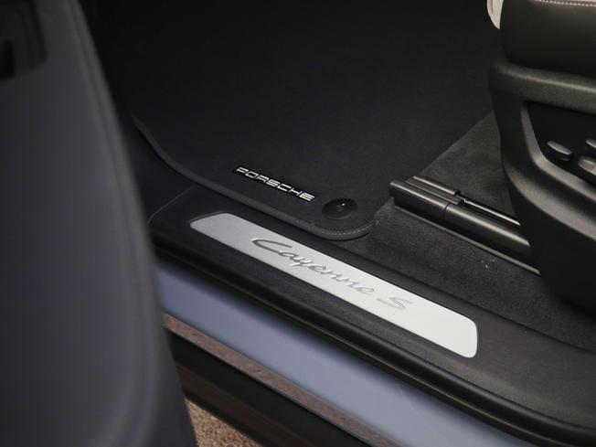 Porsche Cayenne Photo 35