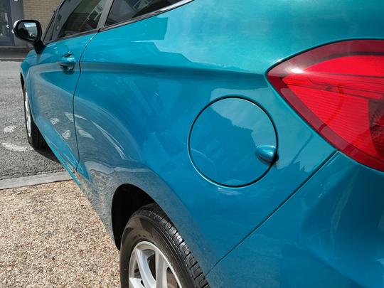 Ford Fiesta Photo 13