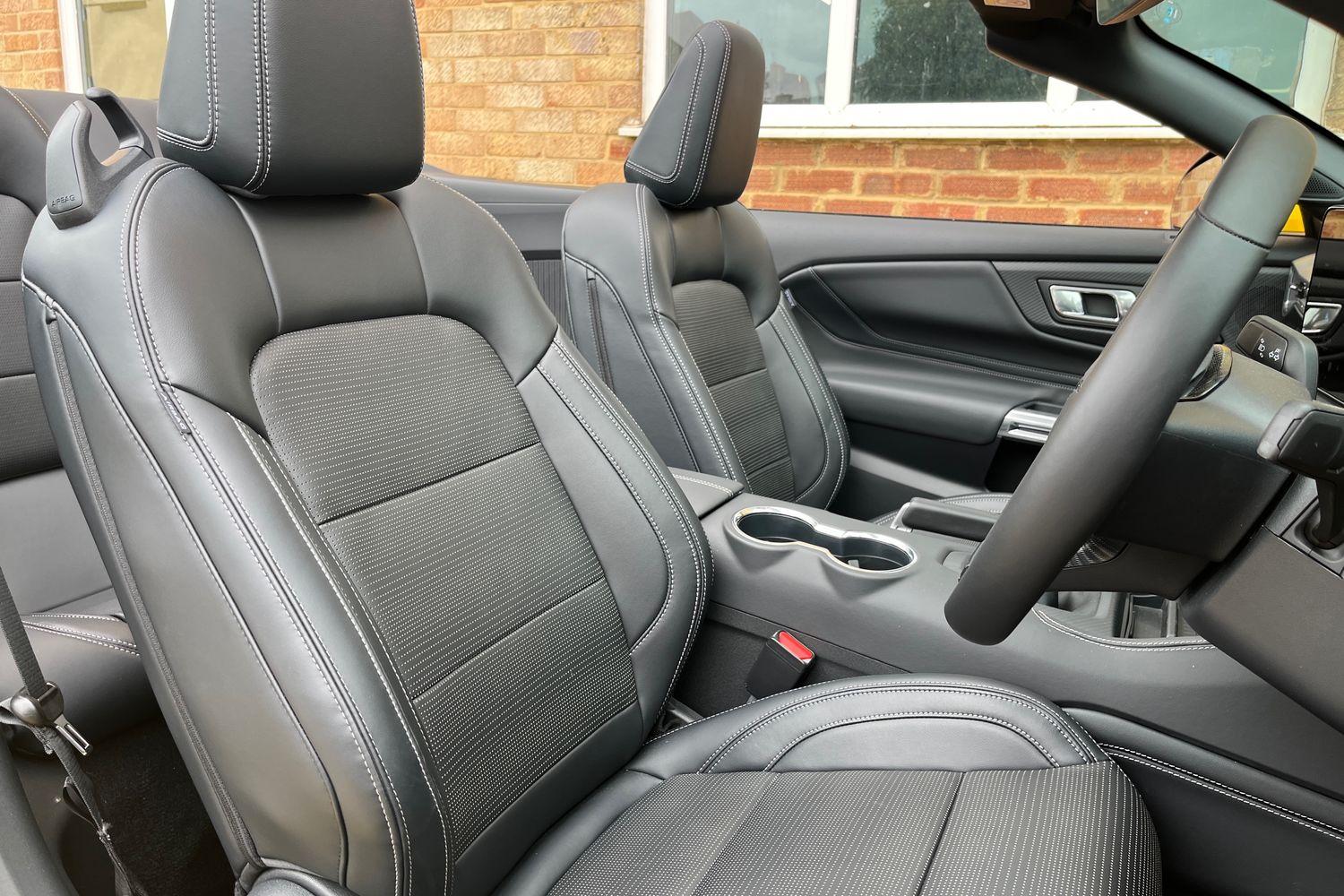 Ford MUSTANG Photo 16