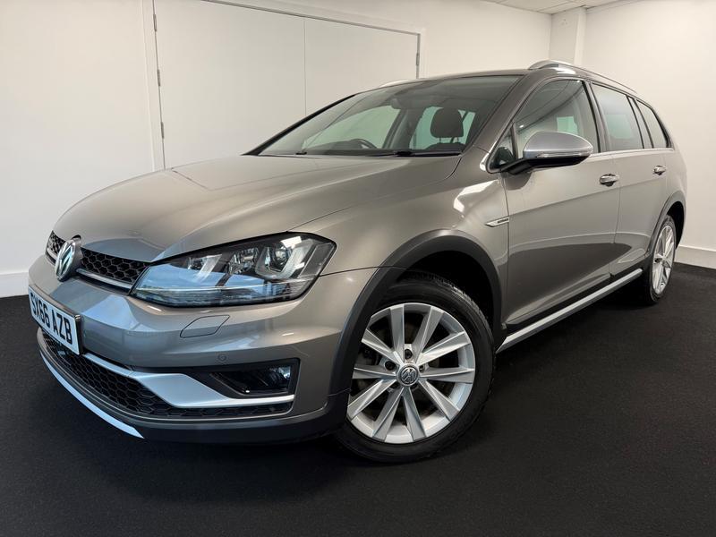 Volkswagen Golf Photo e37da5ee-9154-4fa7-a460-47be562d1180.jpg