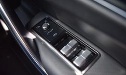 Jaguar F-PACE Photo 27