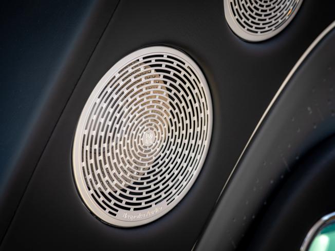 ROLLS-ROYCE Spectre Photo 17