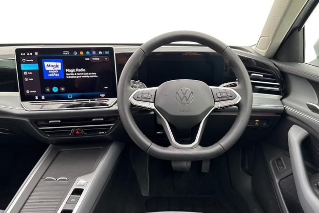 VOLKSWAGEN Passat Photo 11