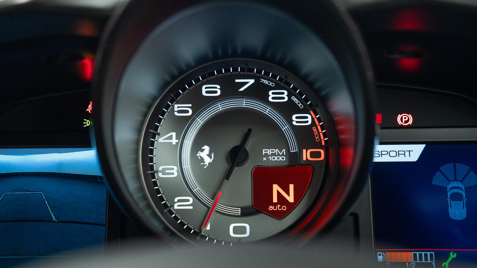 Ferrari 812 Photo e3b3d129-eba4-4e86-bdae-8150c06905d3.jpg
