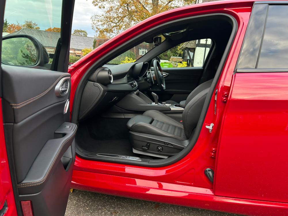 Used Alfa Romeo Giulia WM26GZJ 30