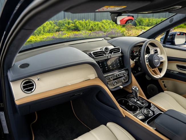 BENTLEY Bentayga  Photo 2
