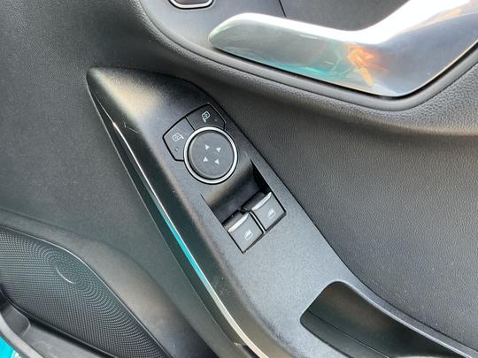 Ford Fiesta Photo 26