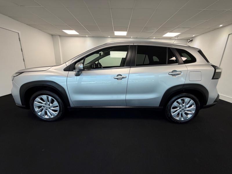 Suzuki S-Cross Photo e3dd6f91-7d11-43b0-9f9d-7b927aeb2414.jpg