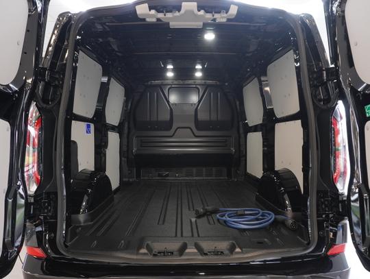 Ford E-Transit Custom Photo e3f5cbf2-cd9c-42cd-9d21-b8931b2e3612.jpg