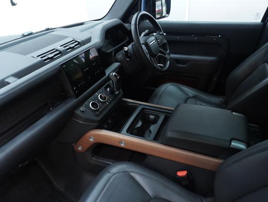 Land Rover Defender 90 Photo e4059c38-3bcc-4a6f-8a8f-6856e1b49bd8.jpg