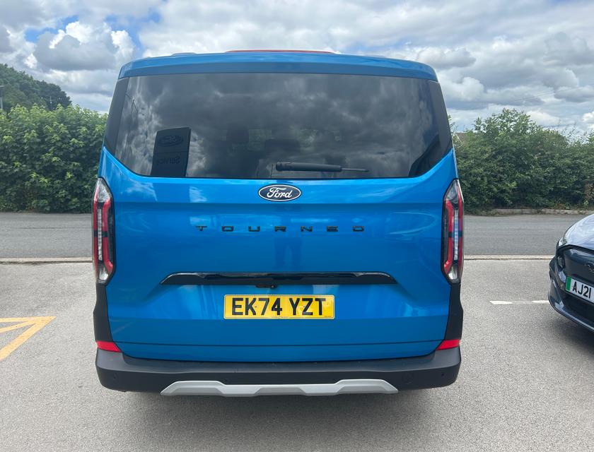 Ford Tourneo Custom Photo e4241734-3a46-44ed-942b-168b8c9dd339.jpg