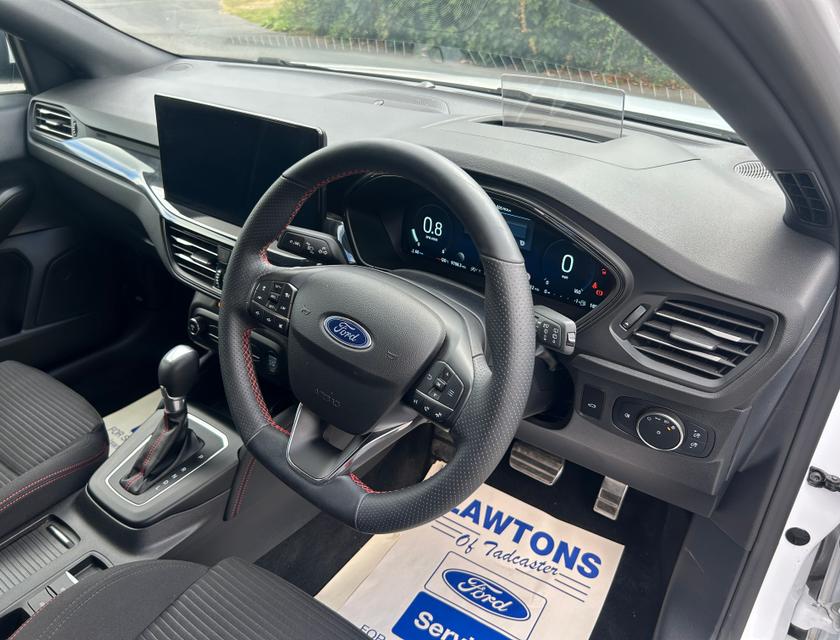 Ford Focus Photo e42fc993-8c56-419f-aa66-c152ce990482.jpg