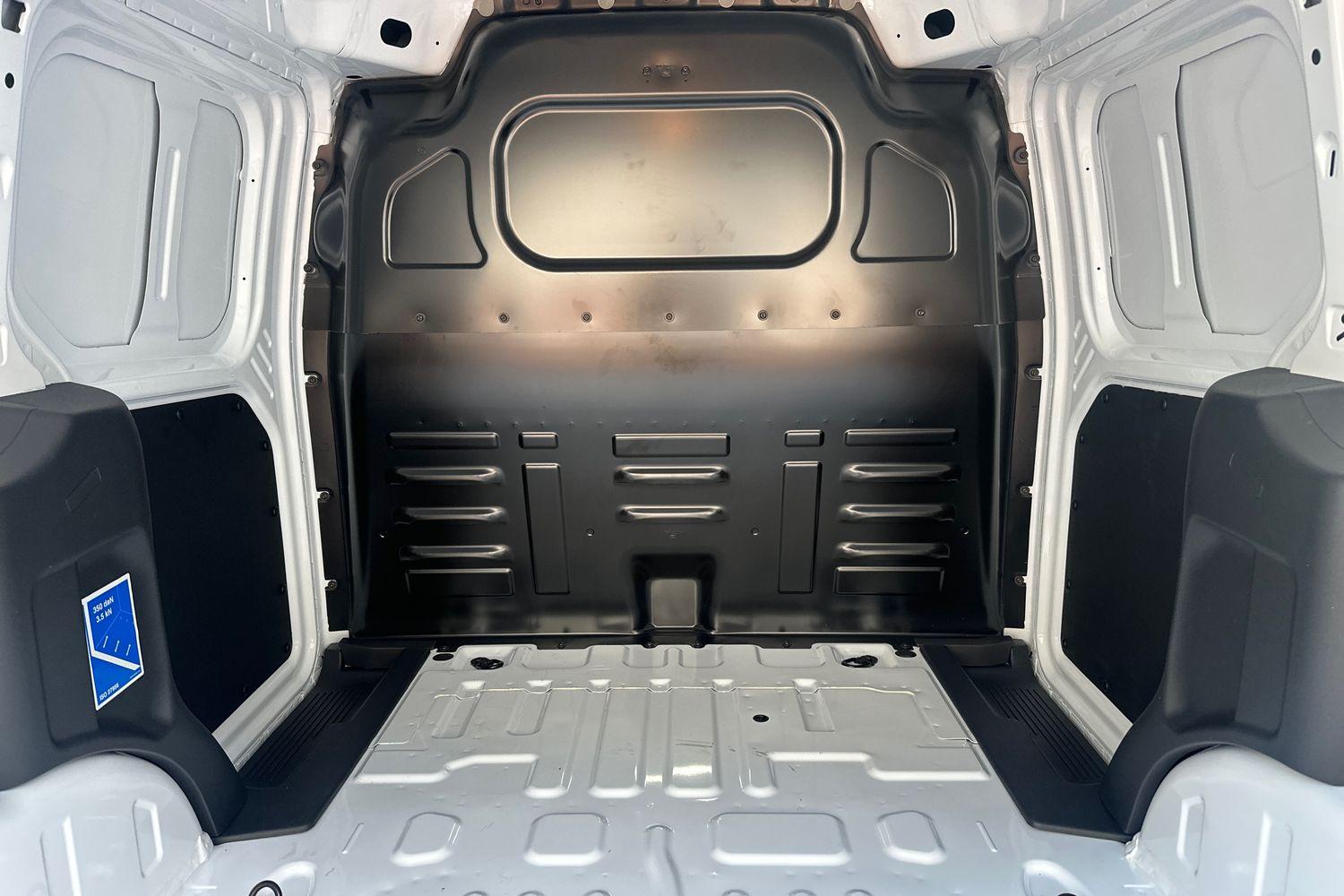 Ford TRANSIT COURIER Photo 15