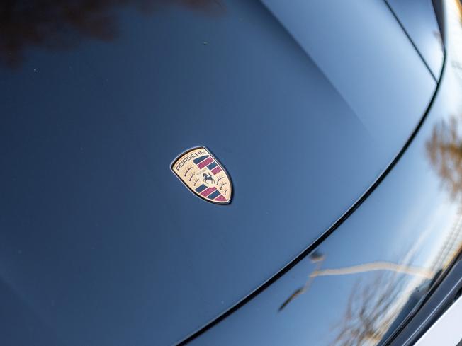 PORSCHE Taycan Photo 35