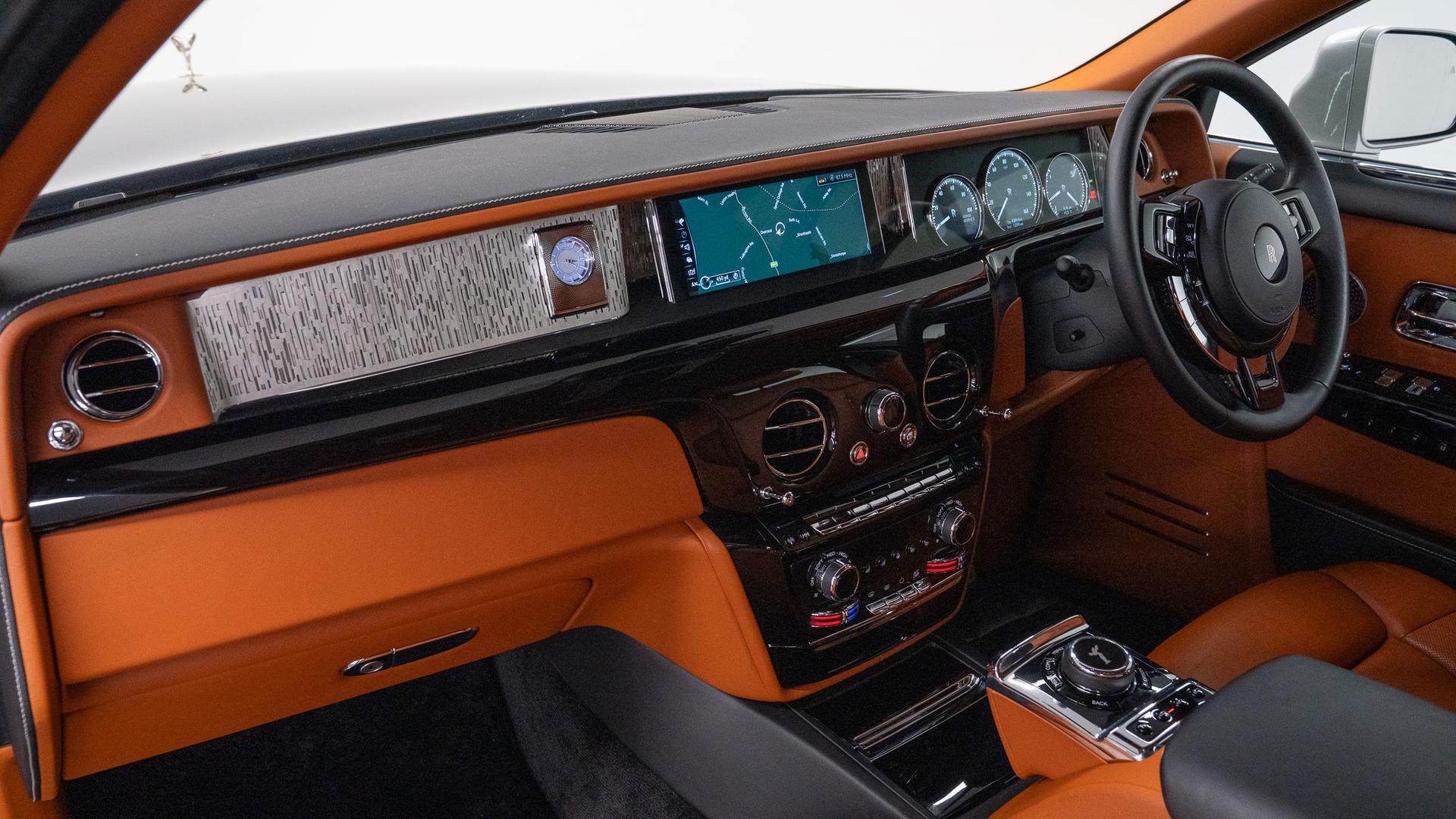 Rolls-Royce Phantom Photo e45f3d25-ba3d-4af5-9857-270f879917e3.jpg