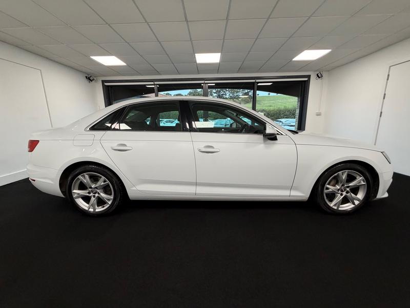 Audi A4 Photo e45fe28b-576c-46f5-8096-ed711bb425ea.jpg