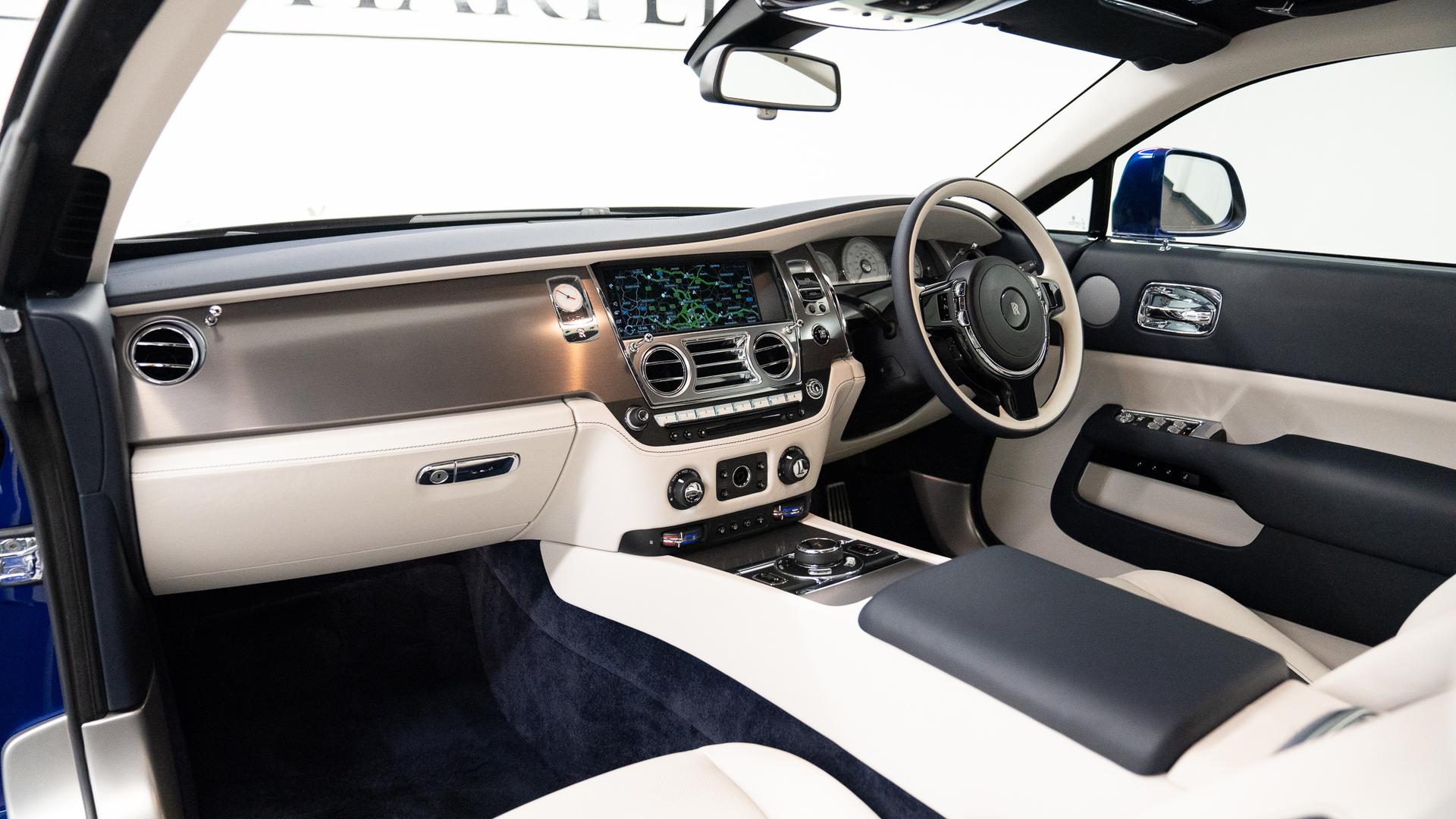 Rolls-Royce Wraith Photo e461a334-5edd-49eb-9a36-01cedd669cc5.jpg