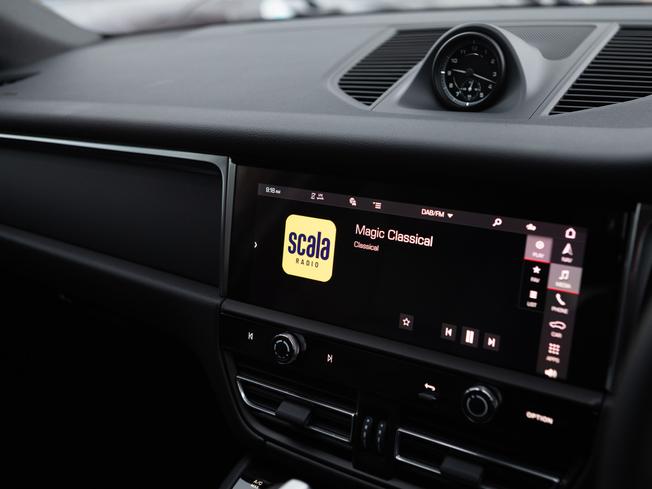 PORSCHE Macan Photo 18