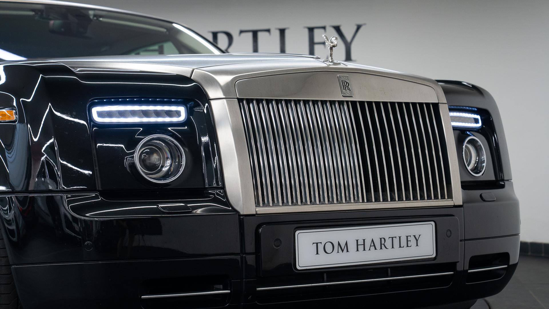 Rolls-Royce Phantom Photo e475e297-9512-4784-bca1-6bf063740644.jpg