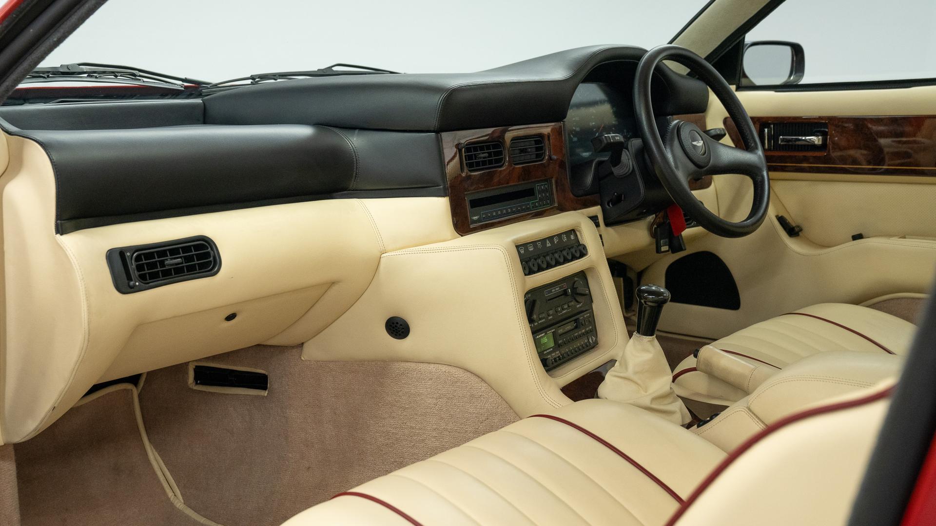 Aston Martin Virage Photo e488e3e0-7d7e-44aa-a28c-d93ea7328ca9.jpg