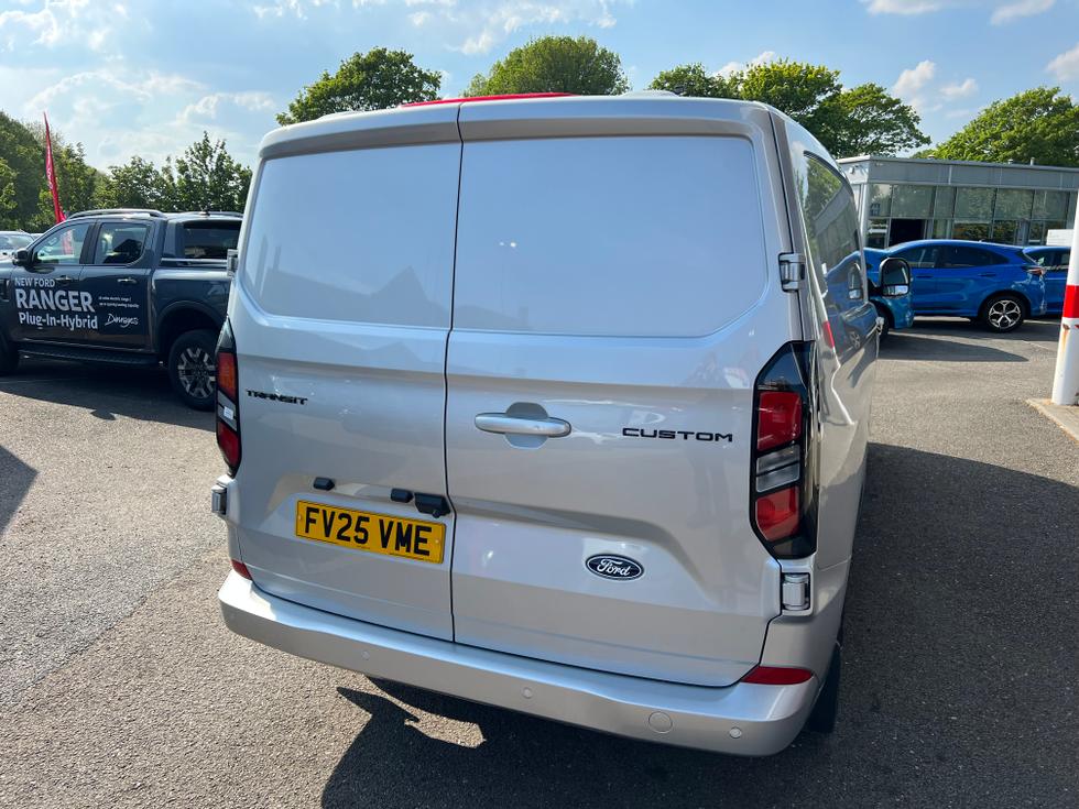 Ford Transit Custom Photo e49553f6-f4d4-4eb2-b606-4333e7f7493c.jpeg