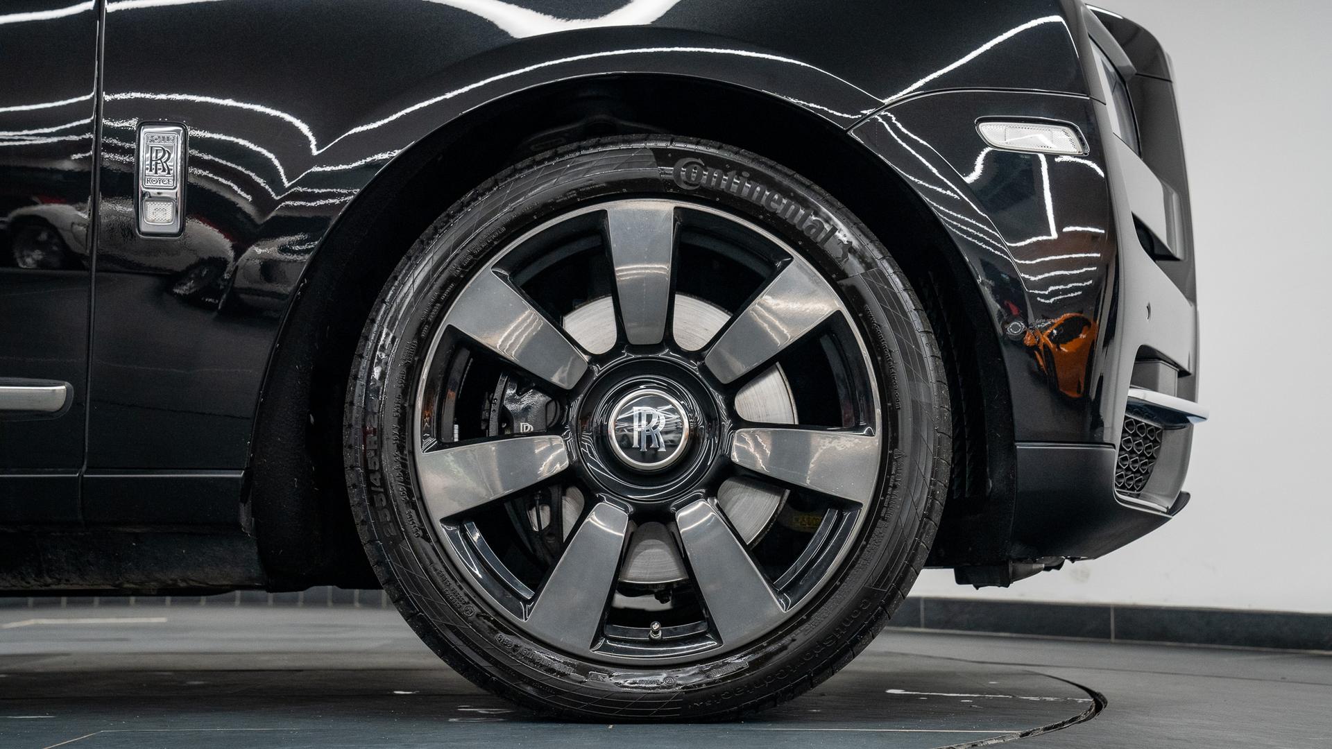 Rolls-Royce Cullinan Photo e499a470-9d0c-4383-a2a8-9e90110ab7b8.jpg