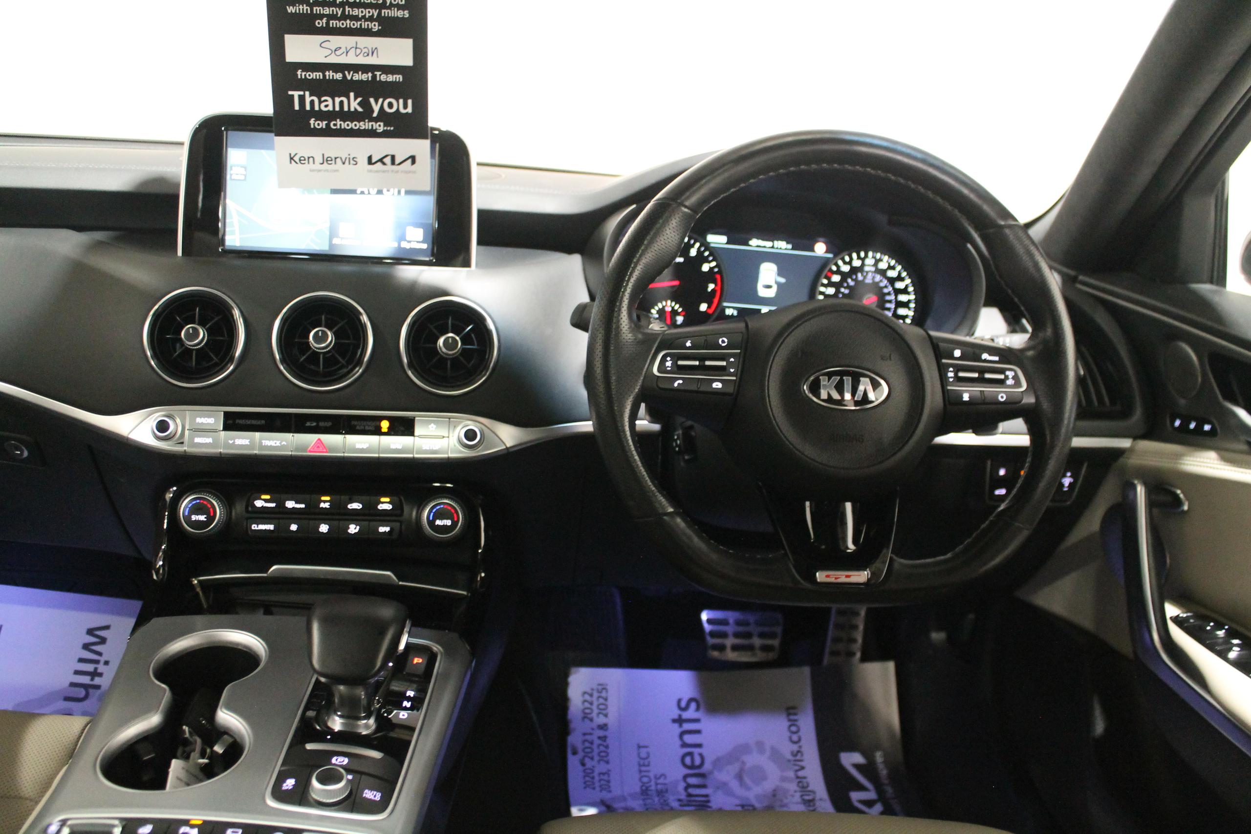 Kia Stinger Photo 8
