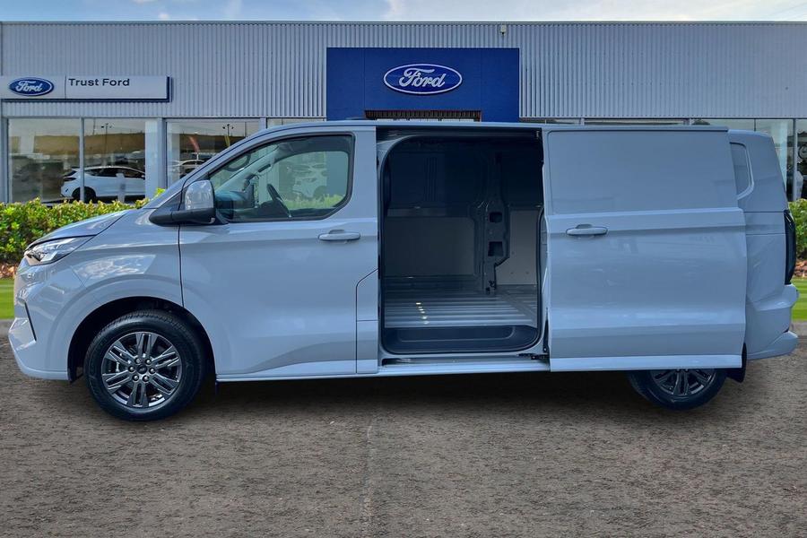 Ford TRANSIT CUSTOM Photo e4a2e5cf-ce55-470f-87c0-faaab7d7d63d.jpg